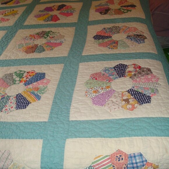 VTG Handmade Dresden Plate Quilt 68” X 88” Full/Queen Grandma SEE 10 PICS, NICE! - Picture 4 of 10
